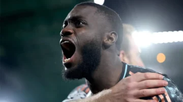 تحرك بافاري مرتقب.. بايرن ميونخ يحسم الجدل حول مستقبل مدافعه الفرنسي أوباميكانو